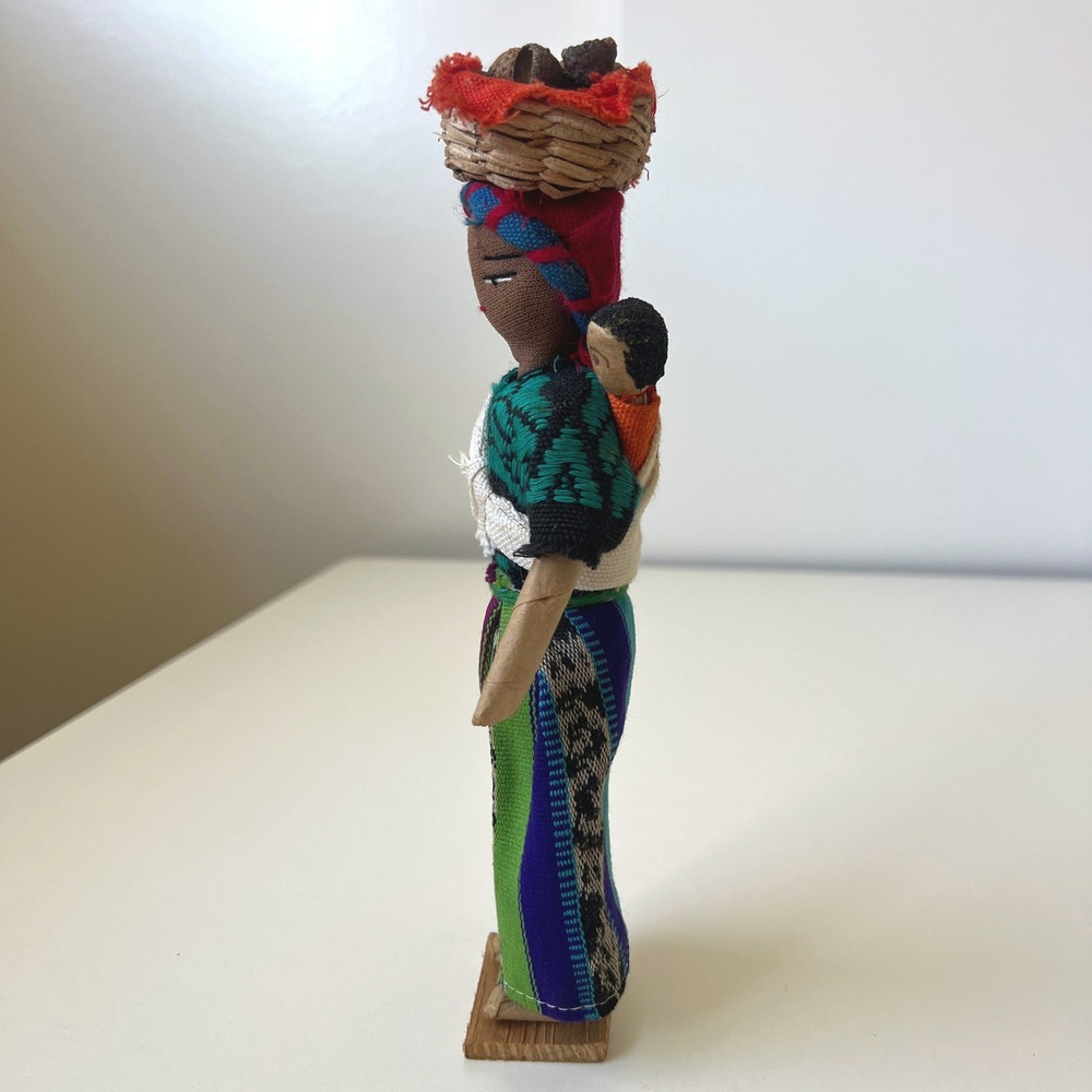 Vintage Guatemalan Folk Art Mother Baby Doll Basket Handmade 9.5" - Picture 2 of 14